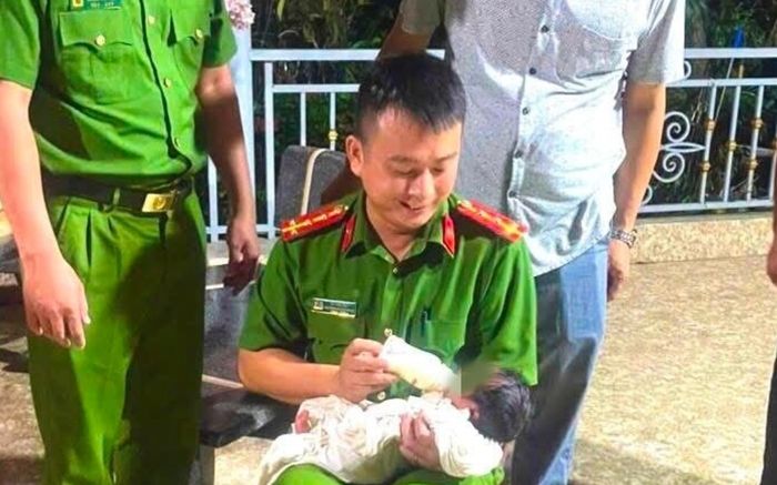 Bé trai sơ sinh ở Hải Phòng bị bỏ rơi, nhói lòng khi đọc mẩu giấy người mẹ để lại