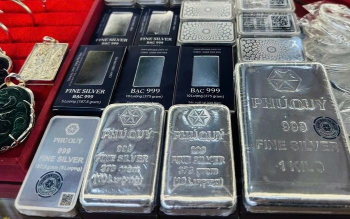Giá bạc hôm nay (24/8): Vững đà tăng