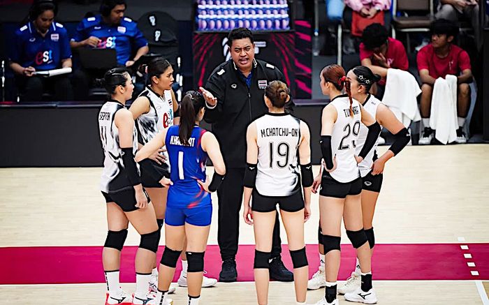 Tình thế cam go của tuyển bóng chuyền nữ Thái Lan