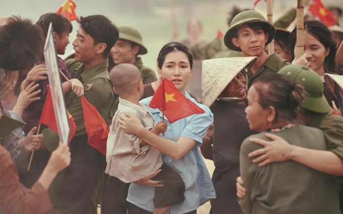 Hòa Minzy: 'Làm sản phẩm về quê hương, đất nước đúng là chẳng dễ dàng'