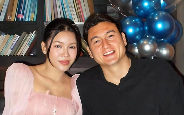 Choáng trước món quà đắt đỏ Đặng Văn Lâm tặng sinh nhật vợ