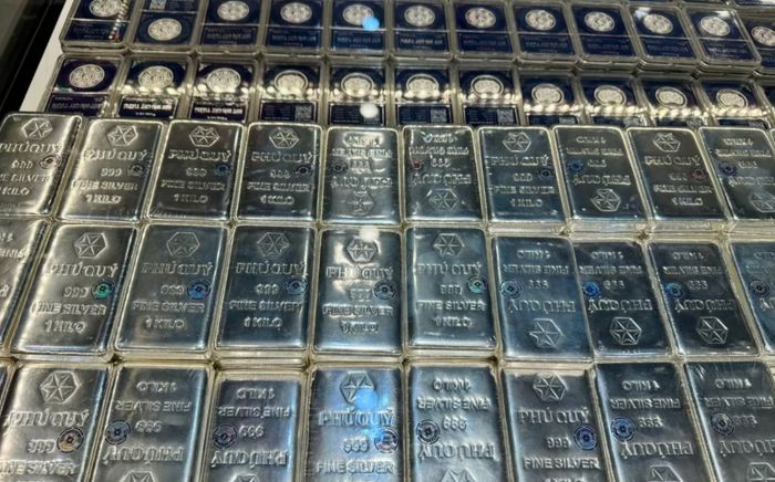 Giá bạc hôm nay (25/8): Duy trì đà tăng
