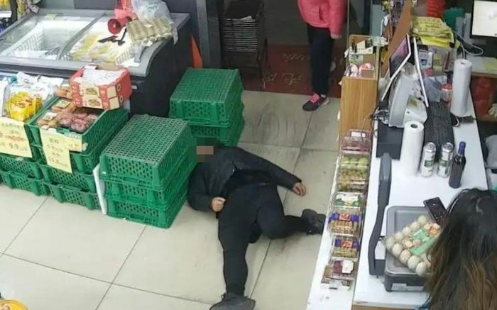 Cãi nhau với nhân viên bán hàng, người phụ nữ lên cơn đột quỵ rồi tử vong