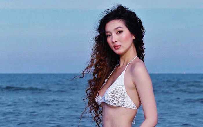 Vợ Hồ Quang Hiếu diện áo tắm bé xíu khoe vẻ đẹp nóng bỏng của 'mẹ một con'