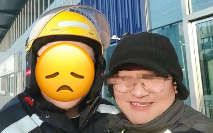 Nam diễn viên nổi tiếng bị bắt gặp đi làm shipper sau bê bối sử dụng chất cấm