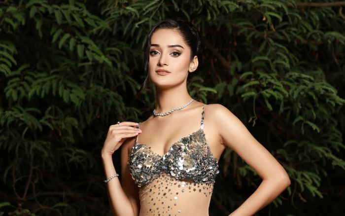 Nhan sắc nóng bỏng của đại diện Ấn Độ ghi danh tại Miss Universe