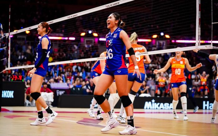 CĐV Việt Nam tiếc cho tuyển bóng chuyền nữ Thái Lan