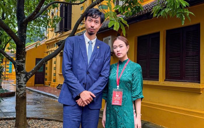 Hành động gây sốt của Hoàng Thuỳ Linh sau khi được bắt gặp bế em bé cùng Đen Vâu