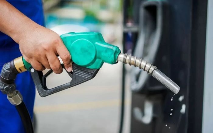 Giá xăng dầu hôm nay 27/8: Giảm rất mạnh