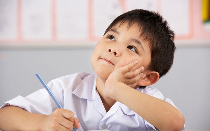 Cậu bé viết bài văn kể ra chuyện xấu hổ của bố, câu cuối 'quay xe' khiến dân mạng cười ngất