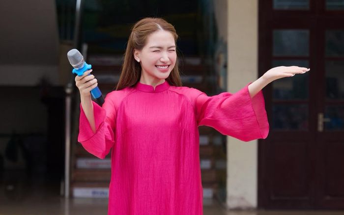 Nam diễn viên tiết lộ đã nhận hơn 100 triệu đồng từ Hòa Minzy