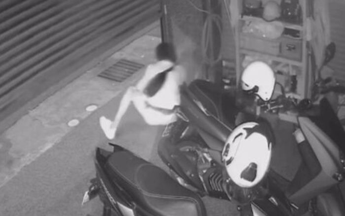 Gia đình mất trộm hơn 100 triệu đồng, người phụ nữ kiểm tra camera thì phát hiện sự việc đau lòng