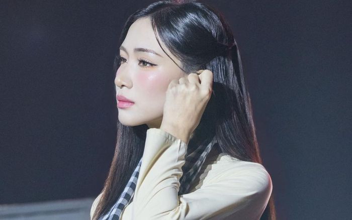 Hòa Minzy trả lời khi bị góp ý hát chưa phù hợp