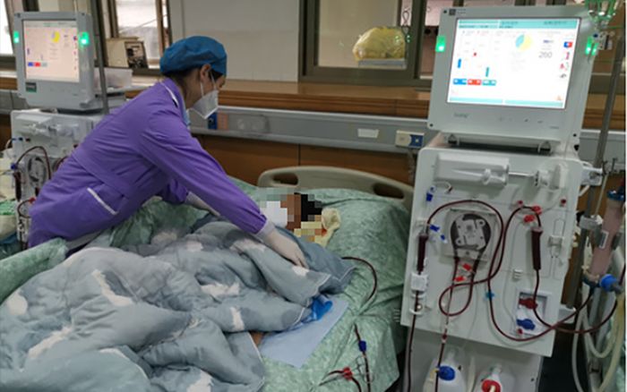 Cô gái 29 tuổi suy thận, phải lọc máu liên tục sau khi ăn mì để trong tủ lạnh