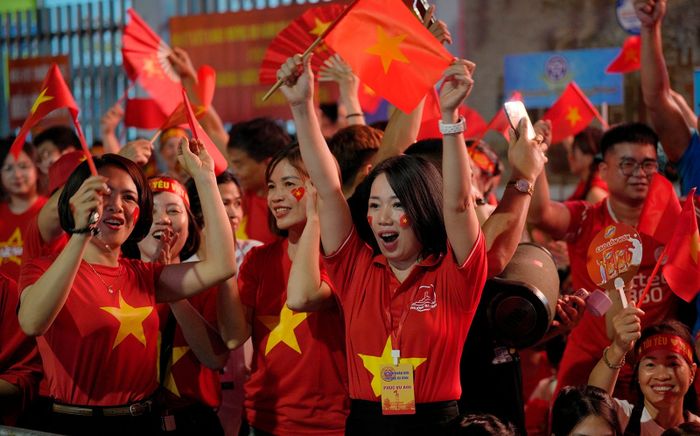 Tặng 100.000 đồng/người cho toàn dân ăn Tết Độc lập