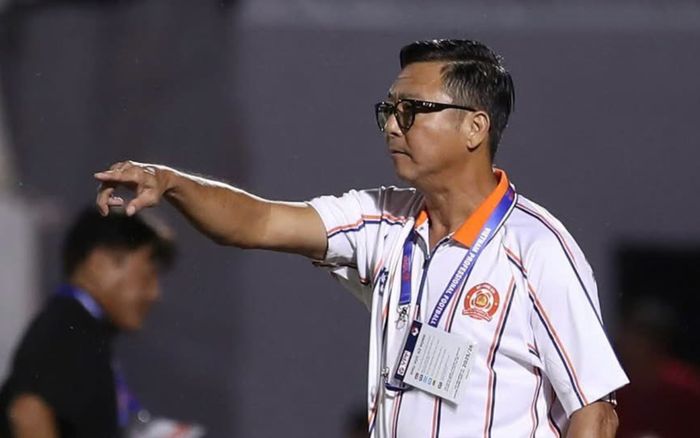 Ngả mũ trước HLV Lê Huỳnh Đức