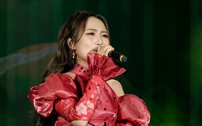 Phương Mỹ Chi kiệt sức