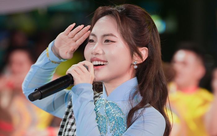 Giọng hát Phương Mỹ Chi gây tranh cãi: 'Hay nhưng chưa đủ tầm?'