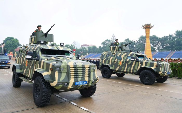 Cận cảnh dàn xe 'quái thú' bảo vệ nguyên thủ tại Lễ diễu binh, diễu hành A80