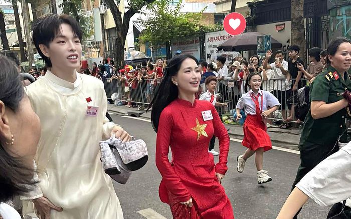 Kỷ niệm đáng nhớ của Hòa Minzy tại buổi tổng duyệt diễu binh