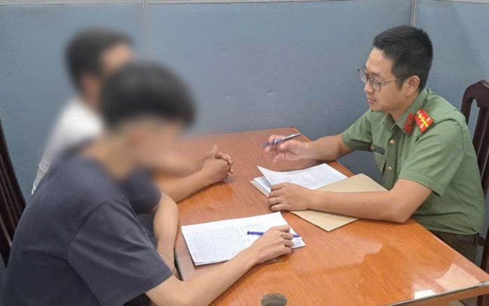 Từ tài khoản 'Nguyễn Thành Nam' đăng tải việc mua bán giấy mời xem diễu binh, Công an lật tẩy sự thật phía sau