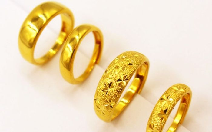 Giá vàng hôm nay (4/8): Vàng nhẫn giữ giá 'trên đỉnh', nhà đầu tư tranh thủ chốt lời