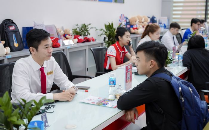 Xét học bạ vào UEF: chọn trường yêu thích, nhận ưu đãi và ổn định học phí toàn khóa