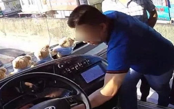 Công an thông tin vụ người đàn ông tự ý rút chìa khoá xe khách trên vành đai 3