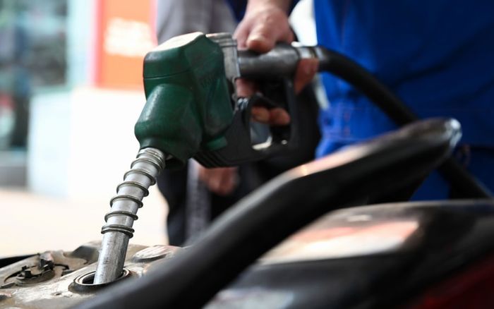 Giá xăng dầu hôm nay 5/8: Tăng cực mạnh