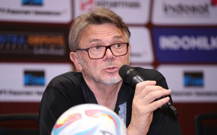 HLV Troussier tái xuất với tham vọng World Cup 2030?