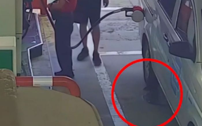 3 phút xử lý rò rỉ xăng: Nữ nhân viên có động thái khiến nam tài xế 'tâm phục khẩu phục'