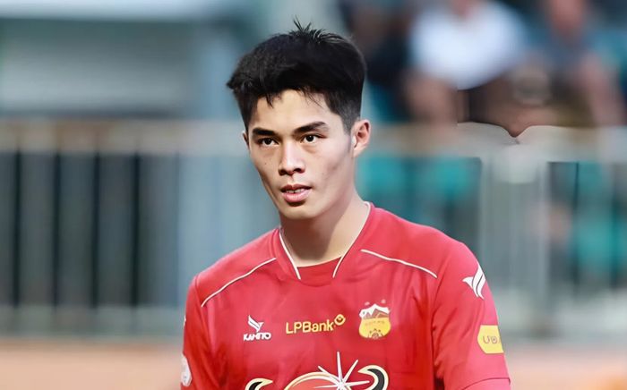 Thủ môn Trần Trung Kiên chơi quá hay trước CLB Thái Lan dùng 7 ngoại binh