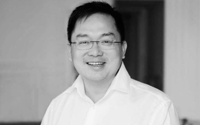 Xúc động chia sẻ của con trai ông Hoàng Nam Tiến sau tang lễ tại Nghệ An: 'Giờ, chắc ba toại nguyện rồi'