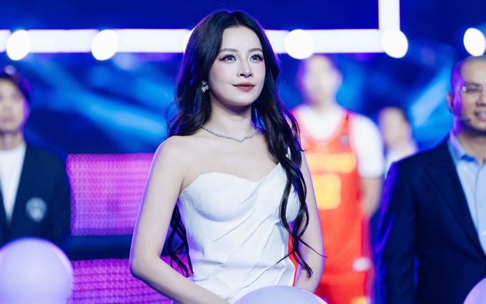 Chuyện gì đang xảy ra với Chi Pu?