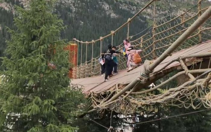 Đứt dây cầu treo tại khu du lịch nổi tiếng khiến 5 người tử vong, 24 người bị thương