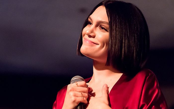 Jessie J trở lại đầy nghị lực sau biến cố sức khỏe
