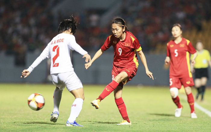 Thắng đậm Indonesia, Huỳnh Như vẫn buồn