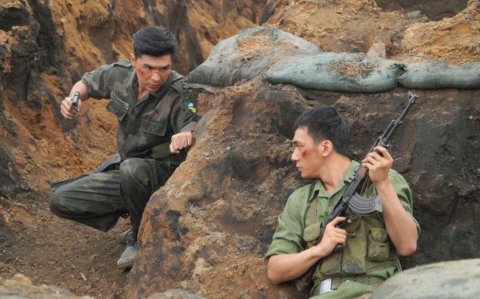 Xúc động về ý nghĩa của một hình ảnh trong Mưa Đỏ