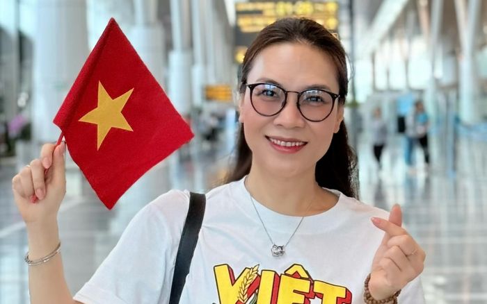 Hành động vỏn vẹn vài giây của Mỹ Tâm làm ấm lòng khán giả