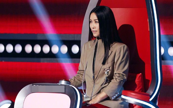 Nữ ca sĩ phát hiện chồng ngoại tình lúc mang thai, có màn trả thù gây chấn động showbiz