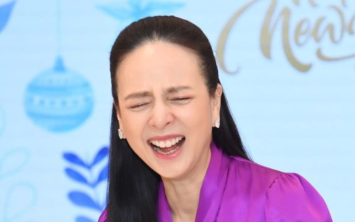 Madam Pang 'thách thức' HLV Kim Sang Sik