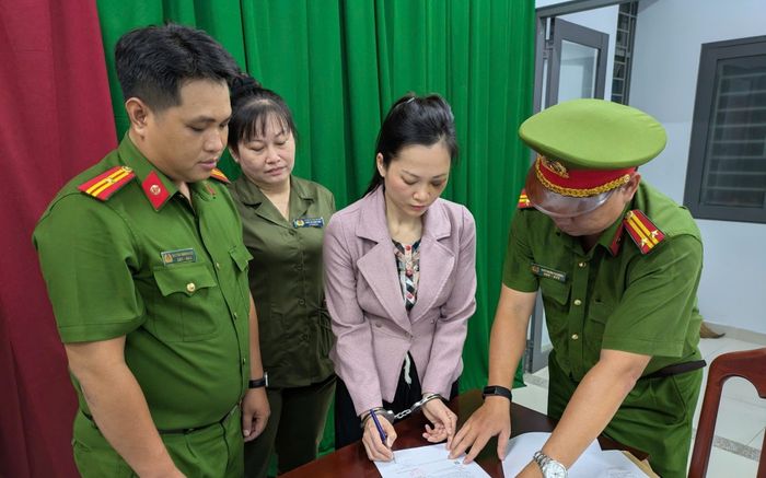 Bắt khẩn cấp chủ nha khoa Tuyết Chinh hành hung nữ khách hàng ở TP.HCM