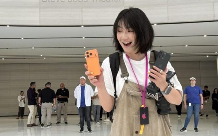 Một giám đốc tặng Iphone 17 Pro Max cho tất cả nhân viên