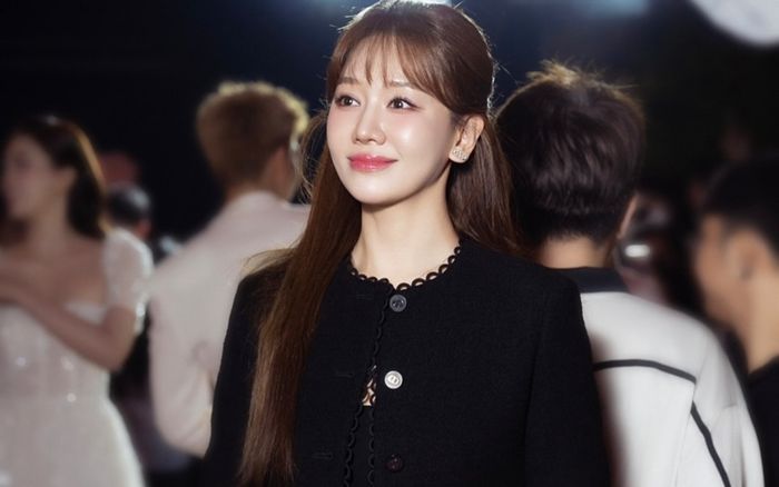 Hari Won gặp sự cố sức khoẻ, phải vào viện