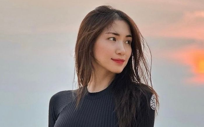 Hòa Minzy bất ngờ báo tin vui