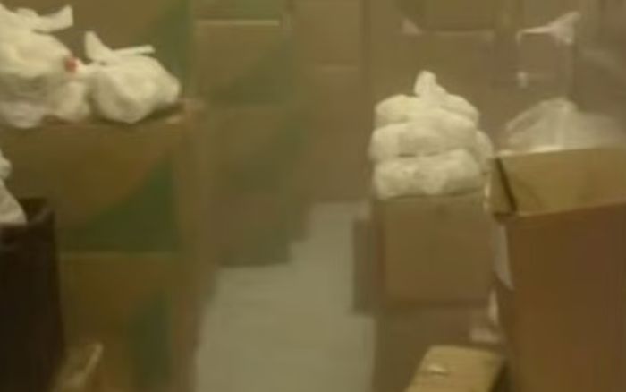 Người phụ nữ bị nhốt trong kho lạnh suốt 20 phút, được giải cứu nhờ người đặc biệt