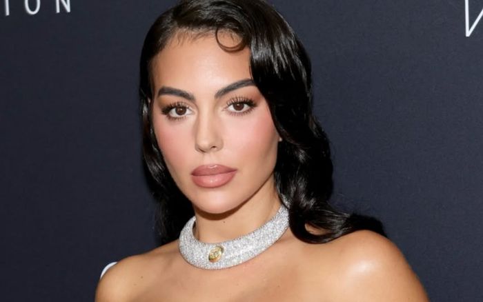 Bạn gái Ronaldo đại thắng