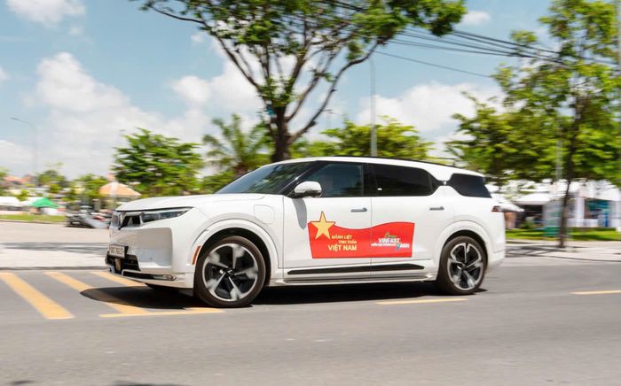 Mạnh mẽ như vận động viên Olympic, lịch lãm như một quý ông, VF 9 chinh phục các khách hàng thành đạt