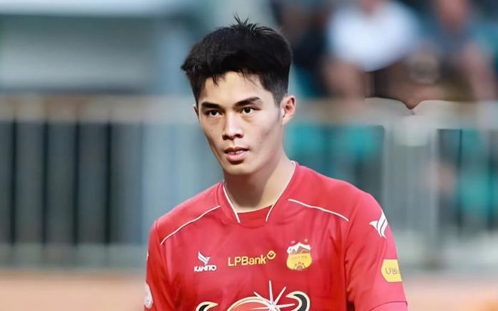 Thủ môn Trần Trung Kiên chơi hay đến kinh ngạc trước Thanh Hóa