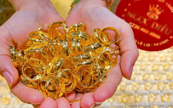 Giá vàng hôm nay (14/9): Vàng nhẫn biến động ra sao phiên cuối tuần?
